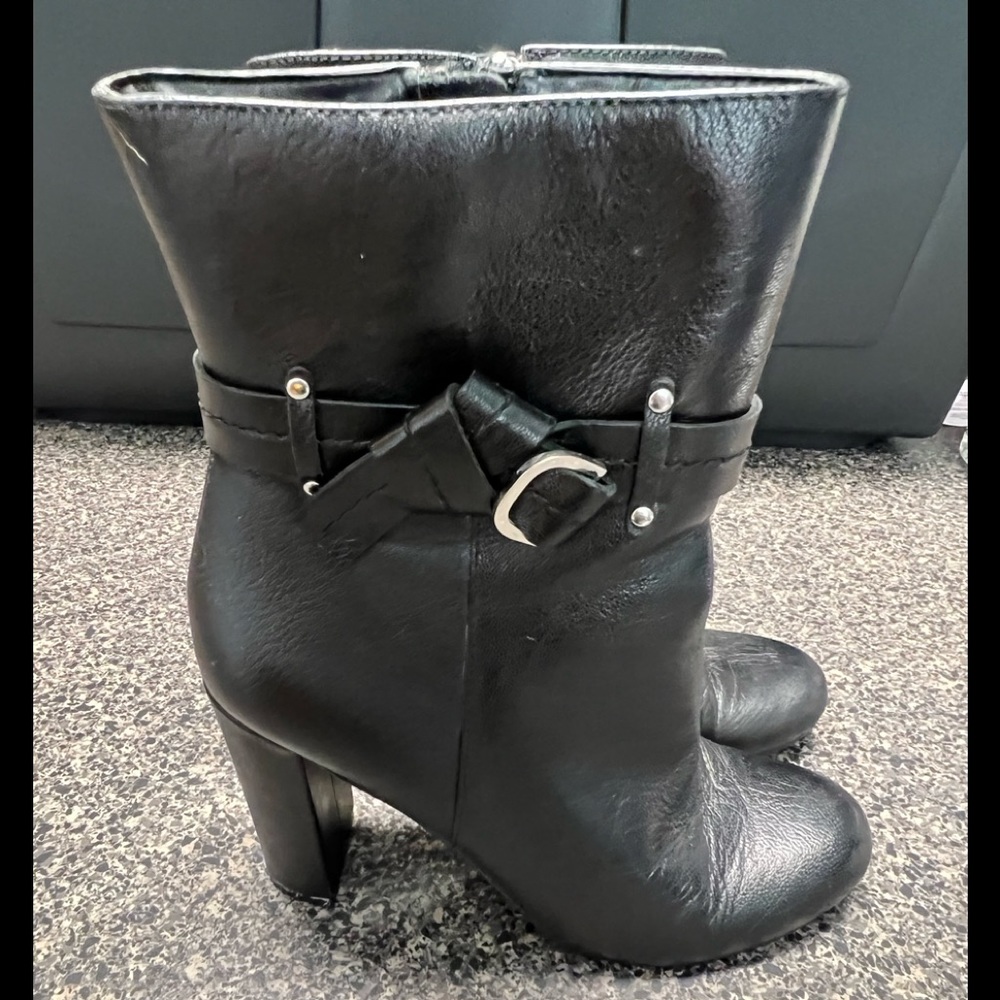 WHBMâ White House Black Market Boots 6